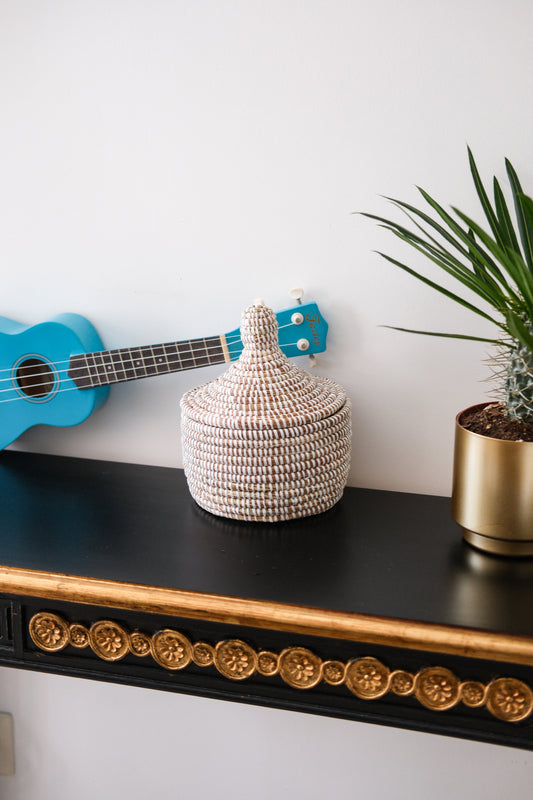 Wit Rieten opbergmandje met deksel - Handgemaakt