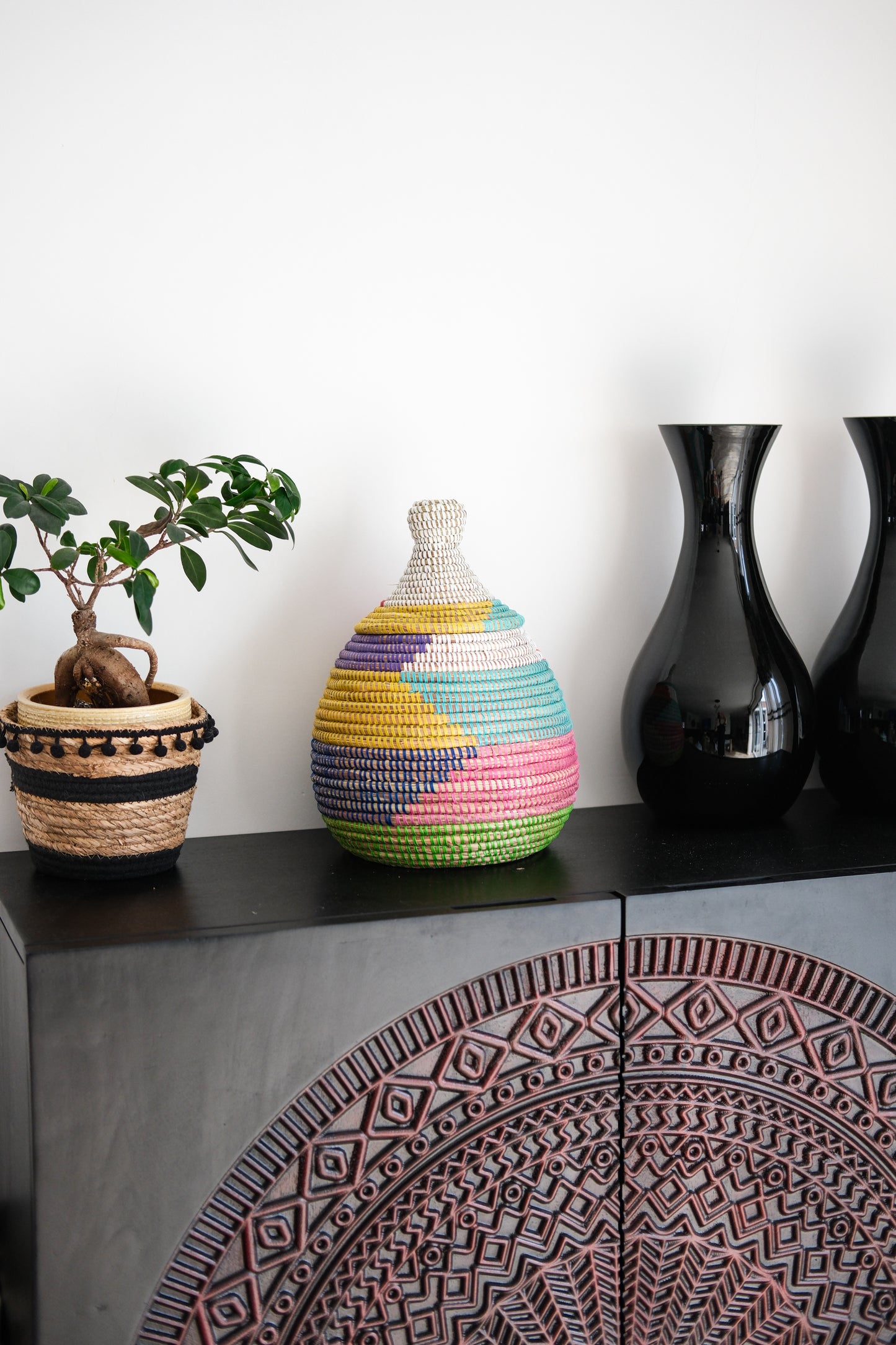 Dhah gekleurd Opbergmandje met Deksel – Regenboog Kleuren – Decoratief & Duurzaam