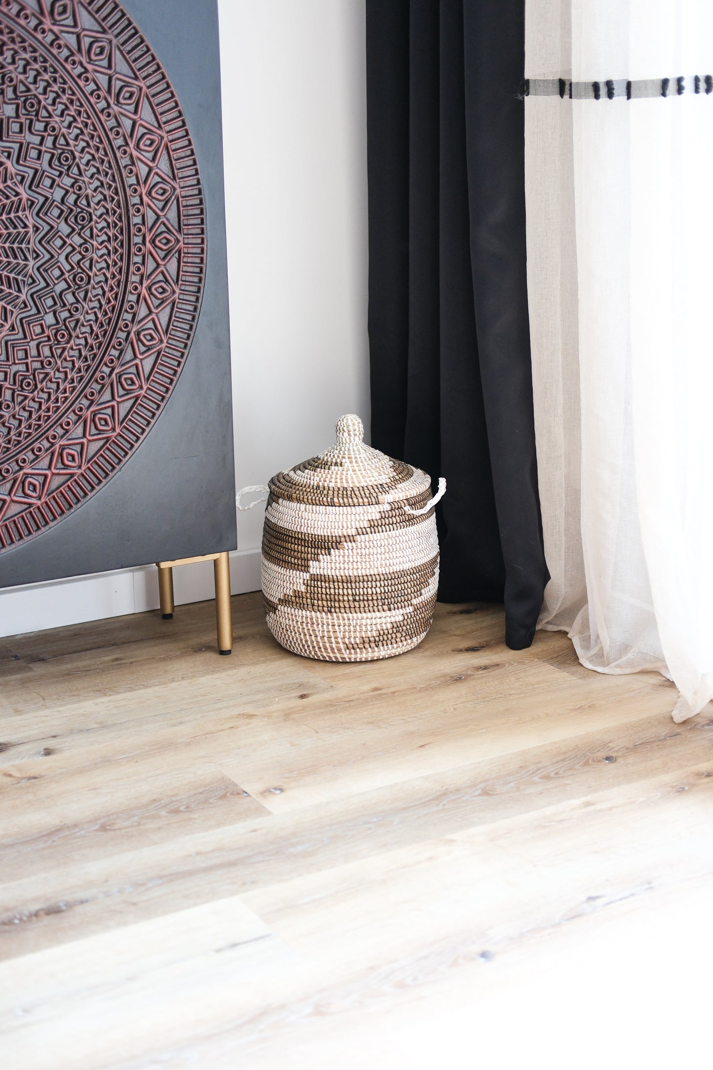 Hamper bruin/wit - Handgemaakte Rieten Opbergmand met Deksel – 37x27 cm