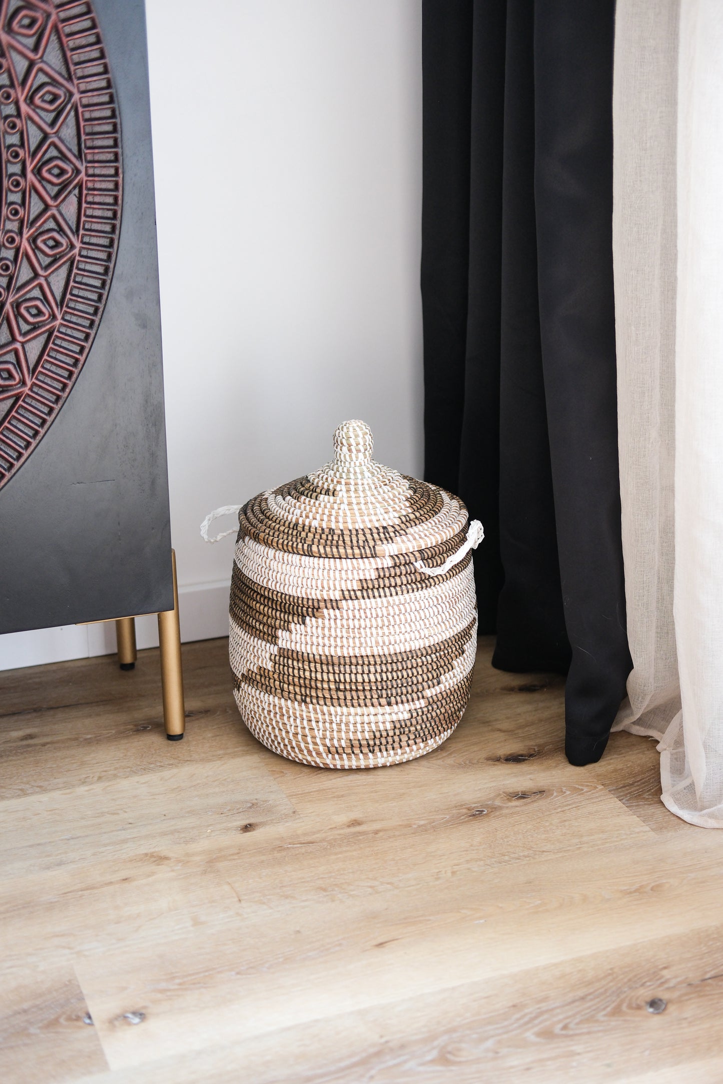 Hamper bruin/wit - Handgemaakte Rieten Opbergmand met Deksel – 37x27 cm