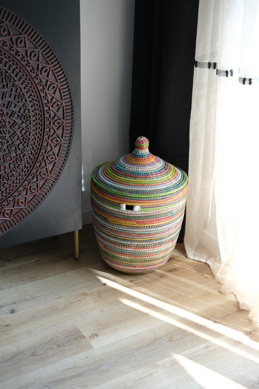 Vrolijke Kleuren Opbergmand maat M – Handgemaakt rieten mand– Teranga