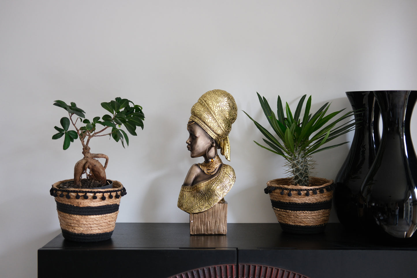 Figuur Shari - Afrikaanse vrouw Decoratie Beeld - Stijlvolle sculptuur