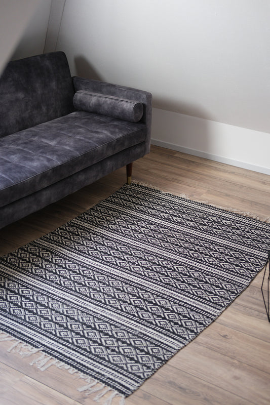 Delhi Vloerkleed Zwart - Wit Gestreept - Moderne strakke kleed