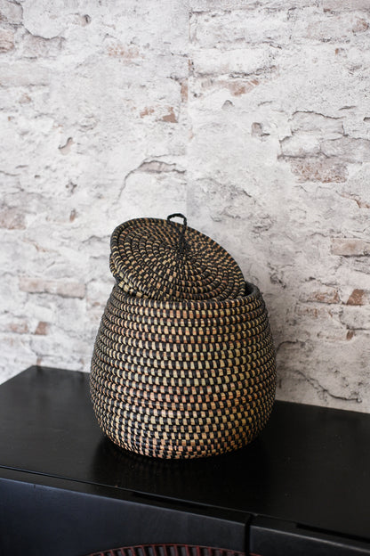 Korf zwart Decoratieve Opbergmand met Deksel - Uit Senegal