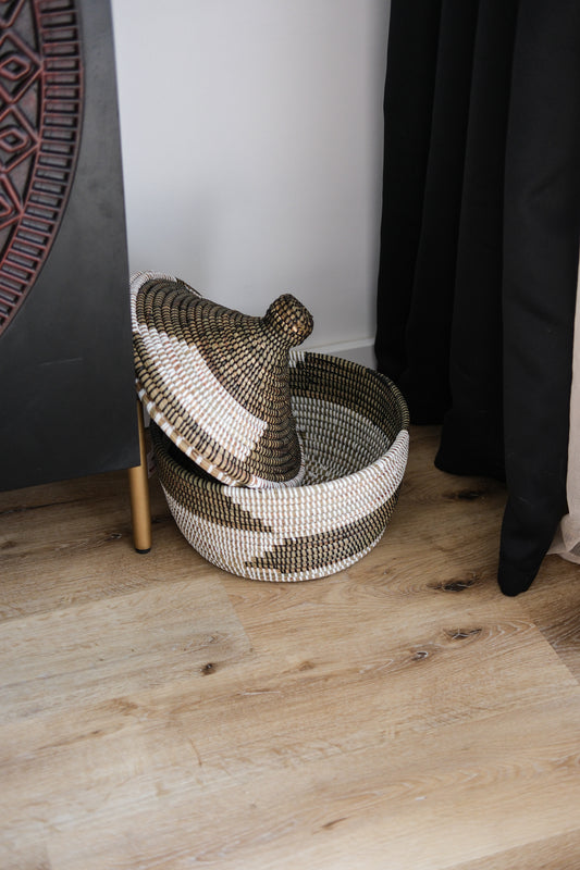 Teng bruin/wit opbergmand met deksel - 30x28 cm - Handgemaakt