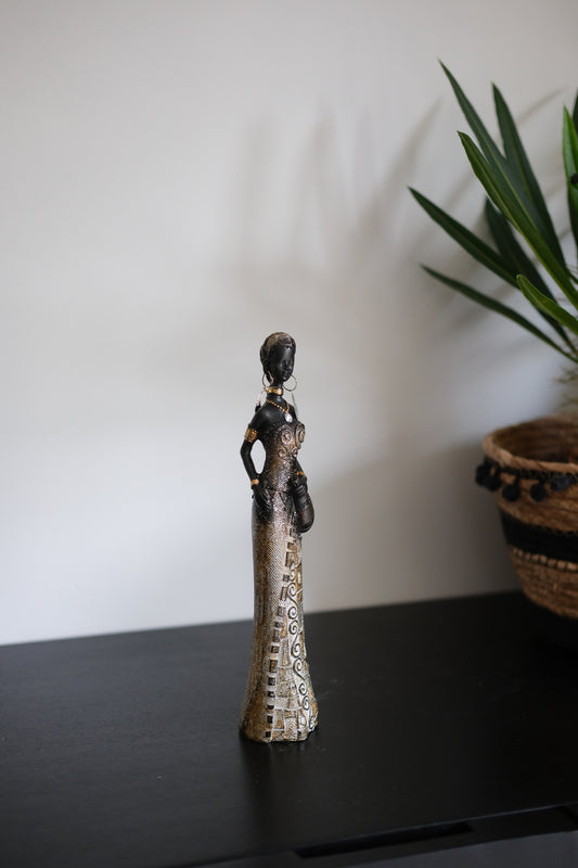 Decoratief beeld Afrikaanse vrouw met Kannetje– 24 cm  – Etnisch & stijlvol