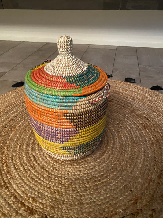 Hamper gekleurd opbergmand met deksel - Handgemaakt