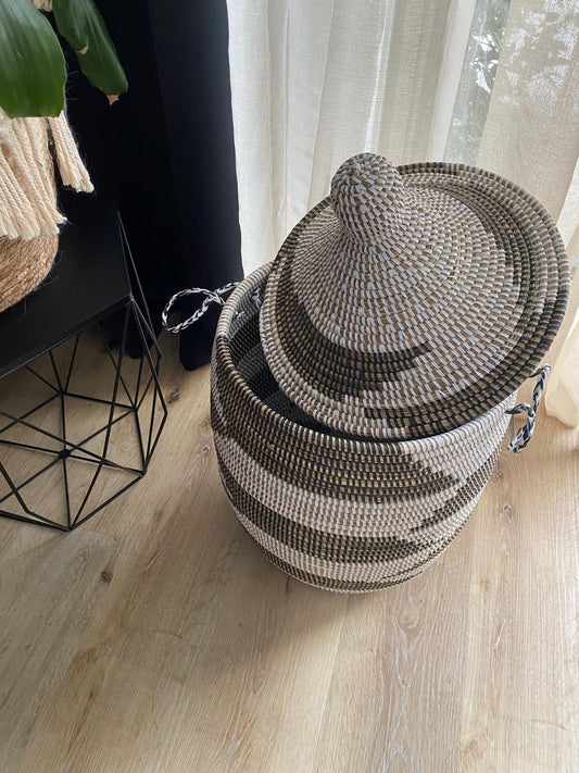 Bruin/wit opbergmand maat S-wasmand-handgemaakt van riet