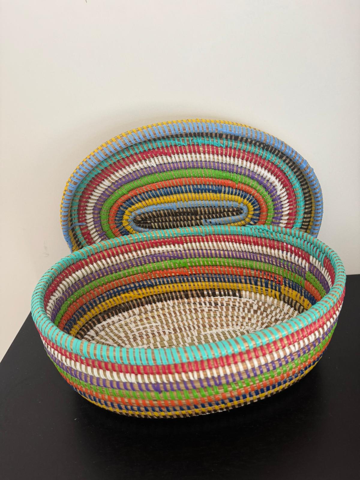 Handgemaakt ovaal Vrolijke kleuren opbergmand met deksel – Decoratief & praktisch – Boho stijl